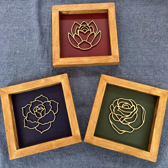 Houten lijstje met bloem